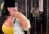 είμαι 29 ετών από τη Ρουμανία και με λένε Άννα.